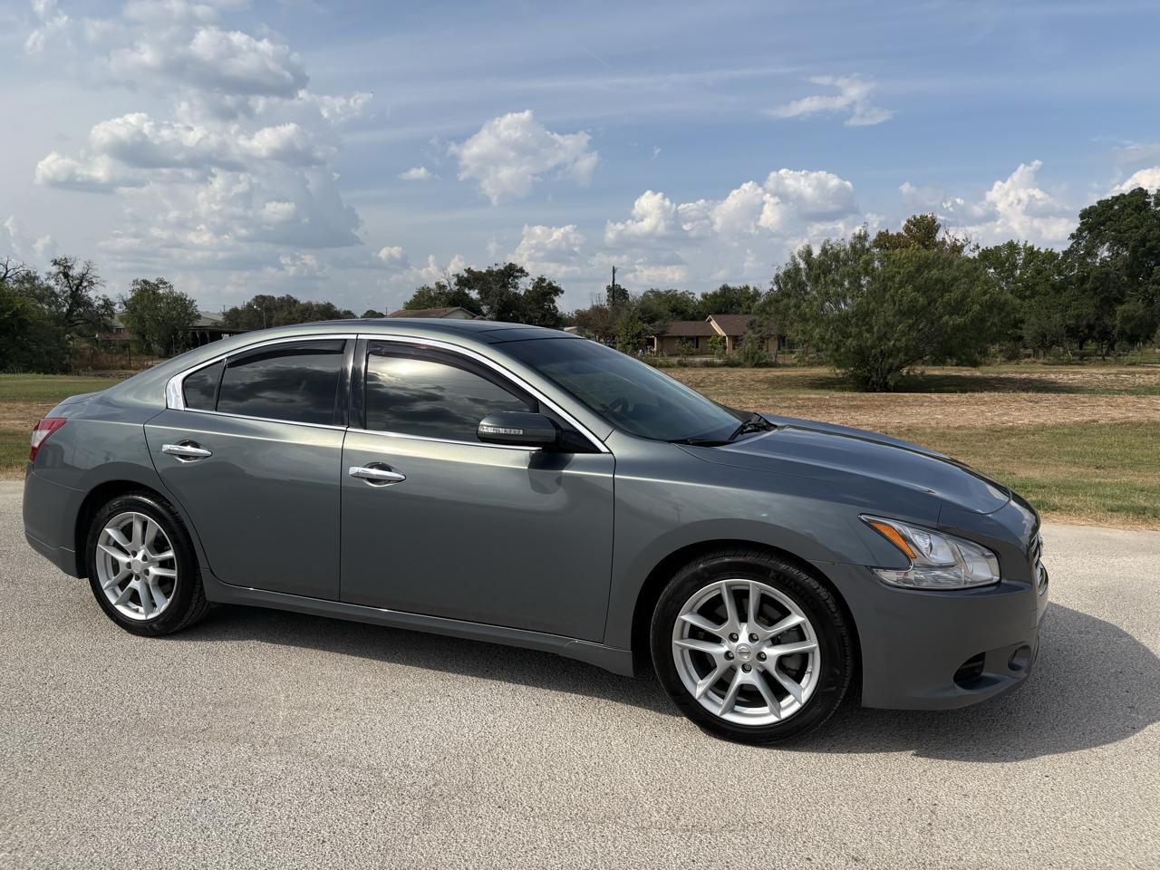 Nissan Maxima 4dr Sdn V6 CVT 3.5 SV w/Premium Pkg 2010