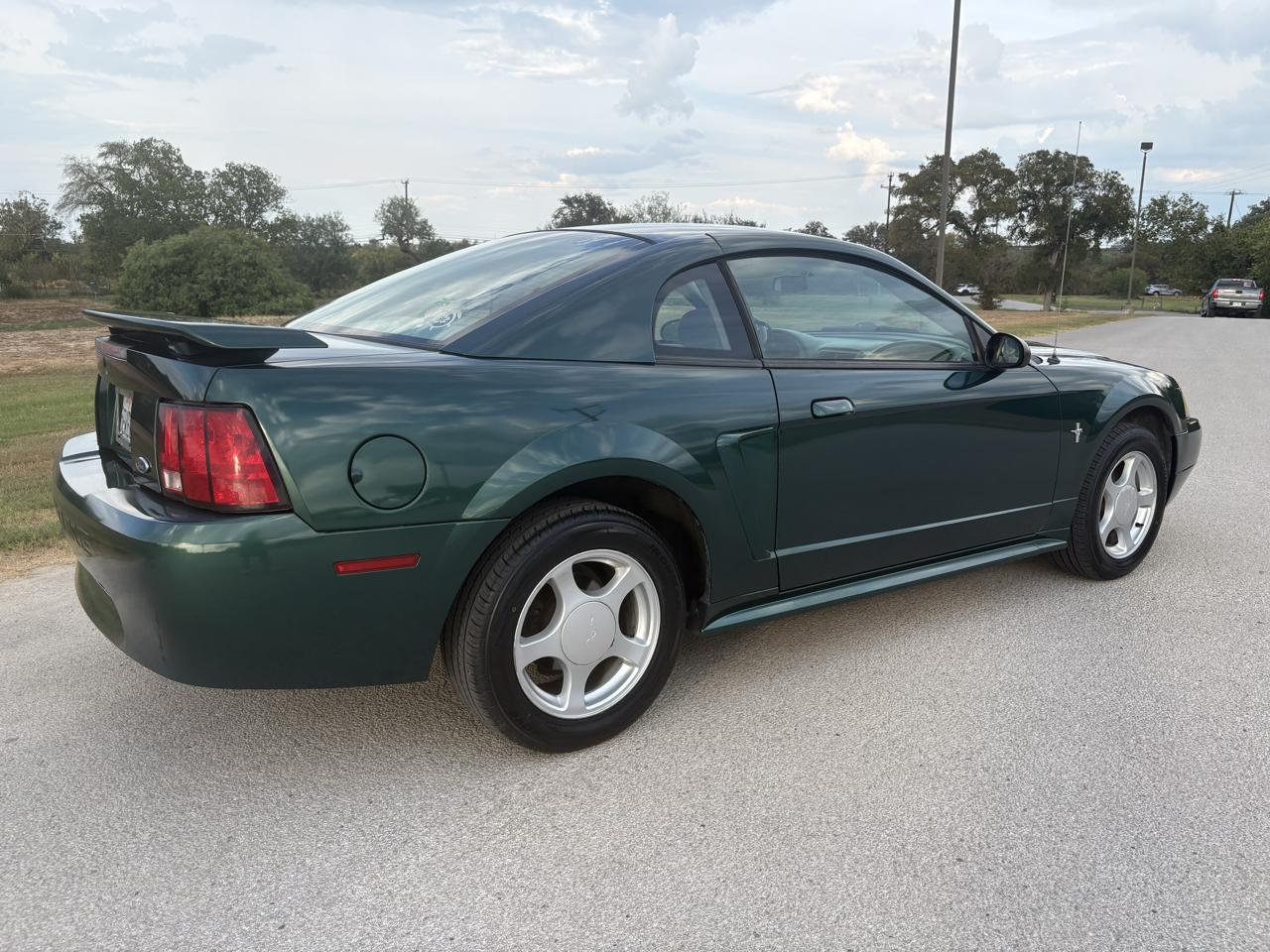Ford Mustang  2003