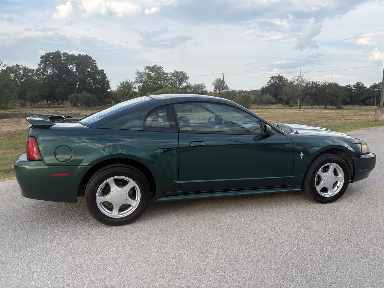 Ford Mustang  2003