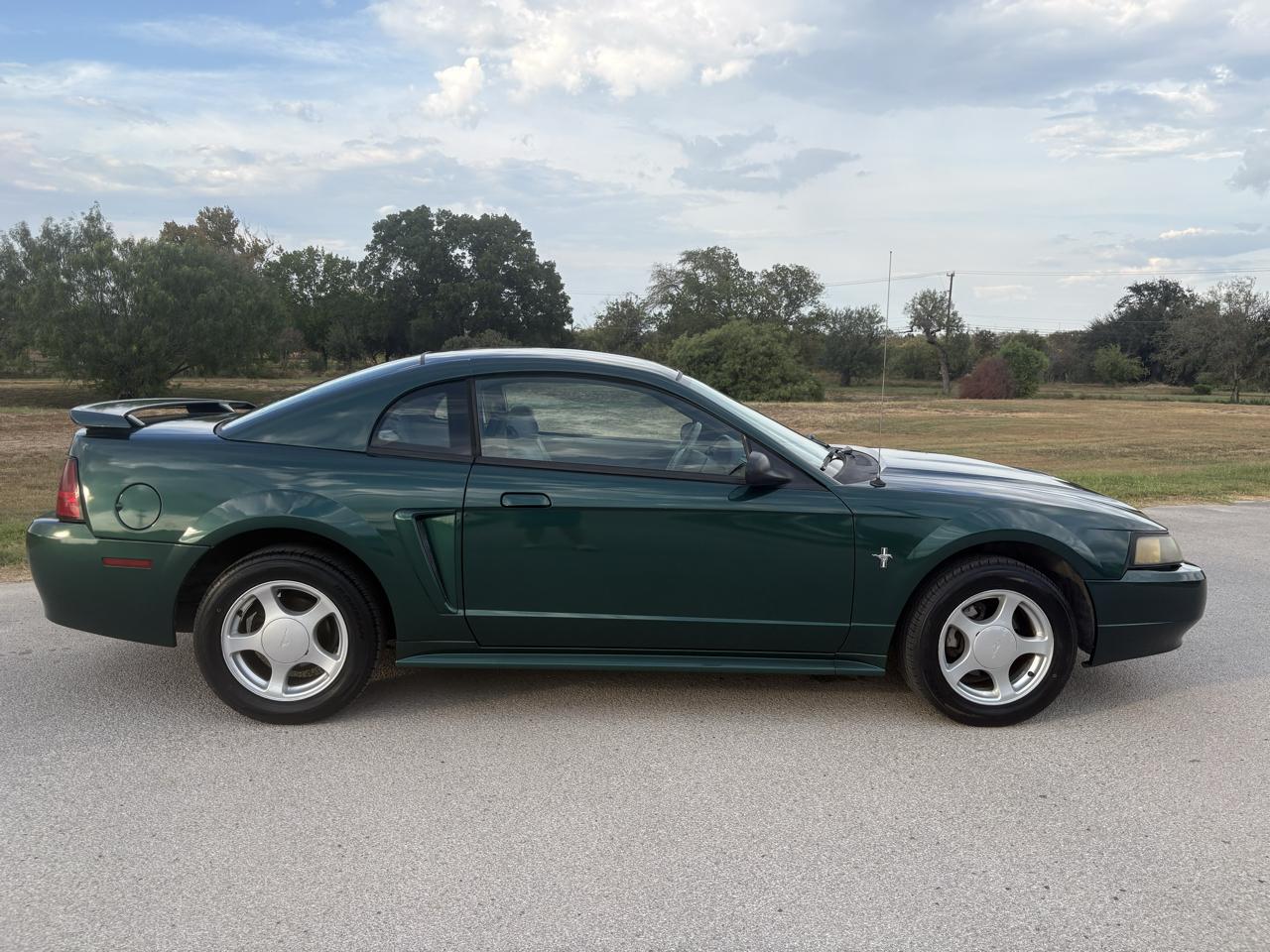 Ford Mustang  2003
