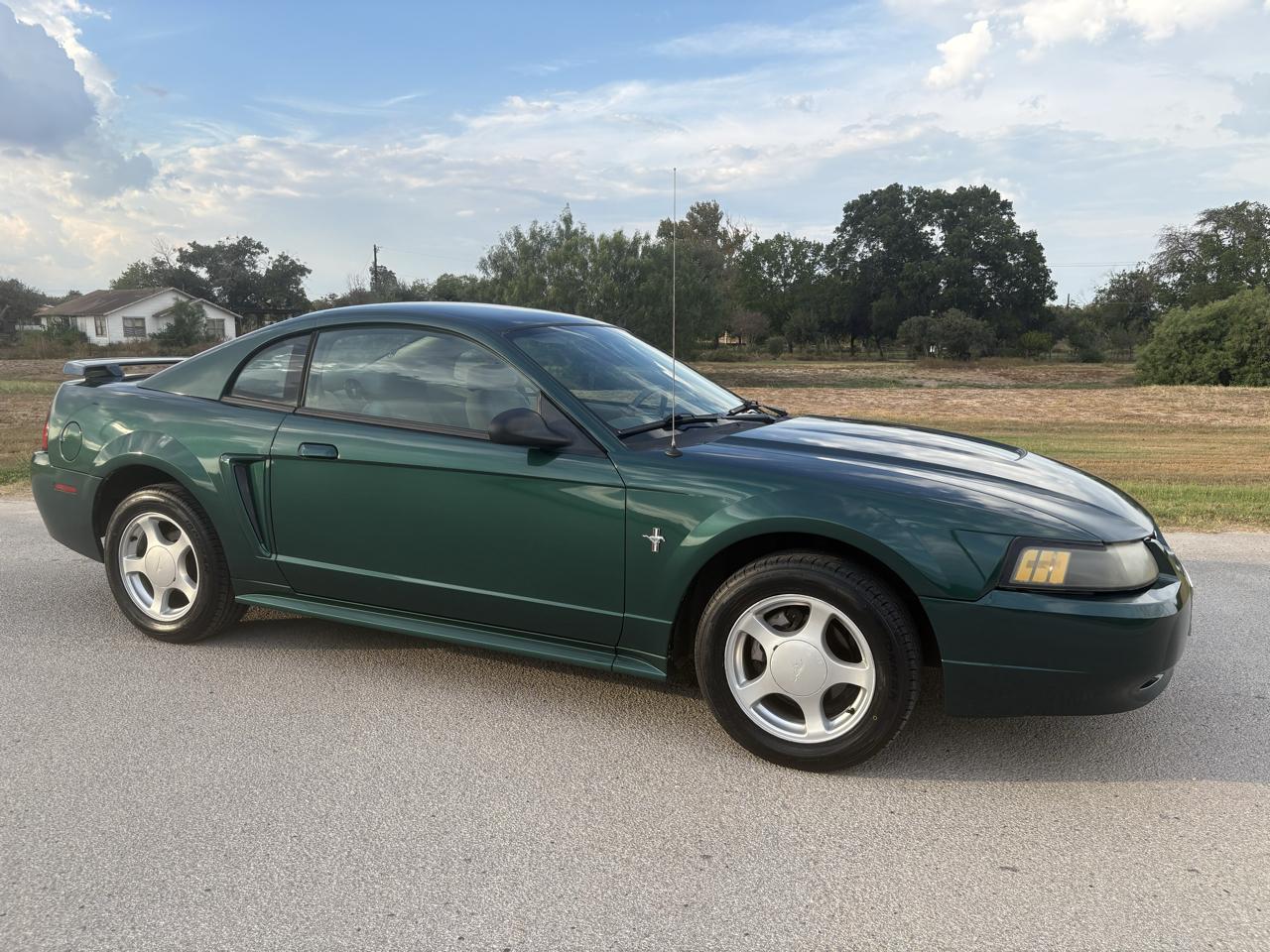 Ford Mustang  2003