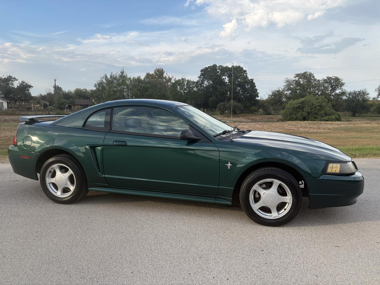 Ford Mustang  2003