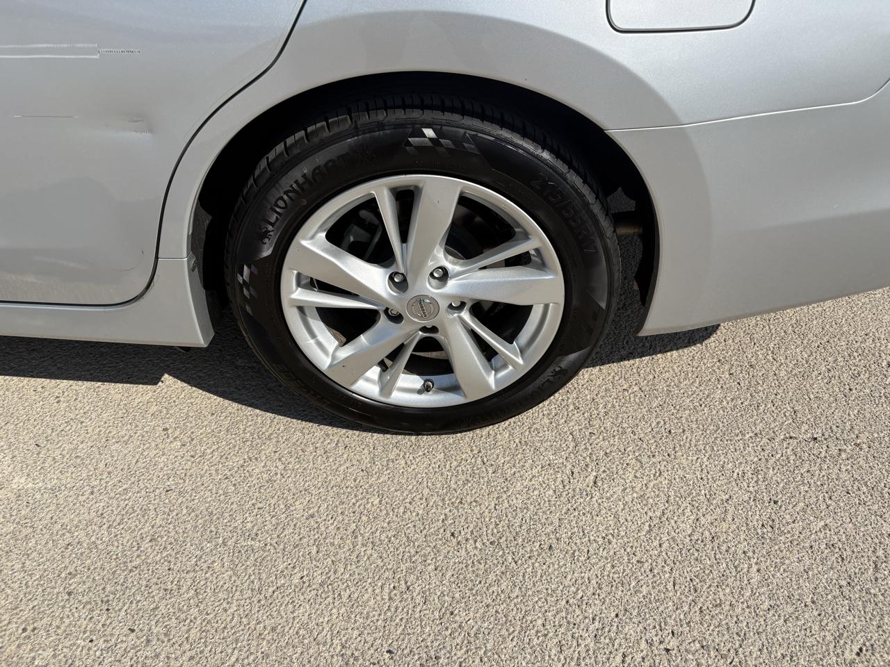 Nissan Altima 4dr Sdn I4 2.5 SV 2013