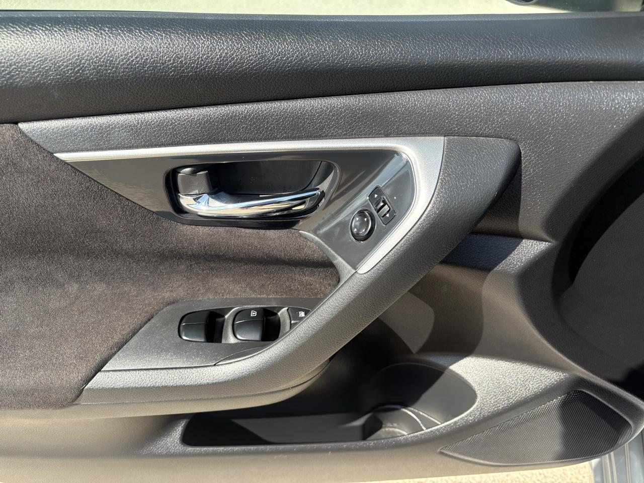 Nissan Altima 4dr Sdn I4 2.5 SV 2013