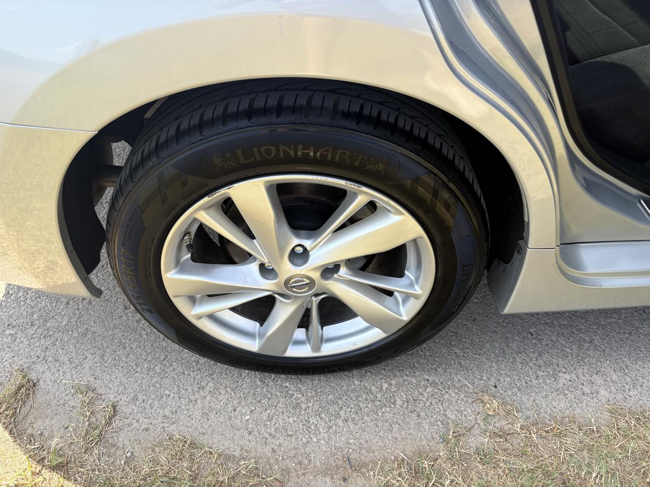 Nissan Altima 4dr Sdn I4 2.5 SV 2013
