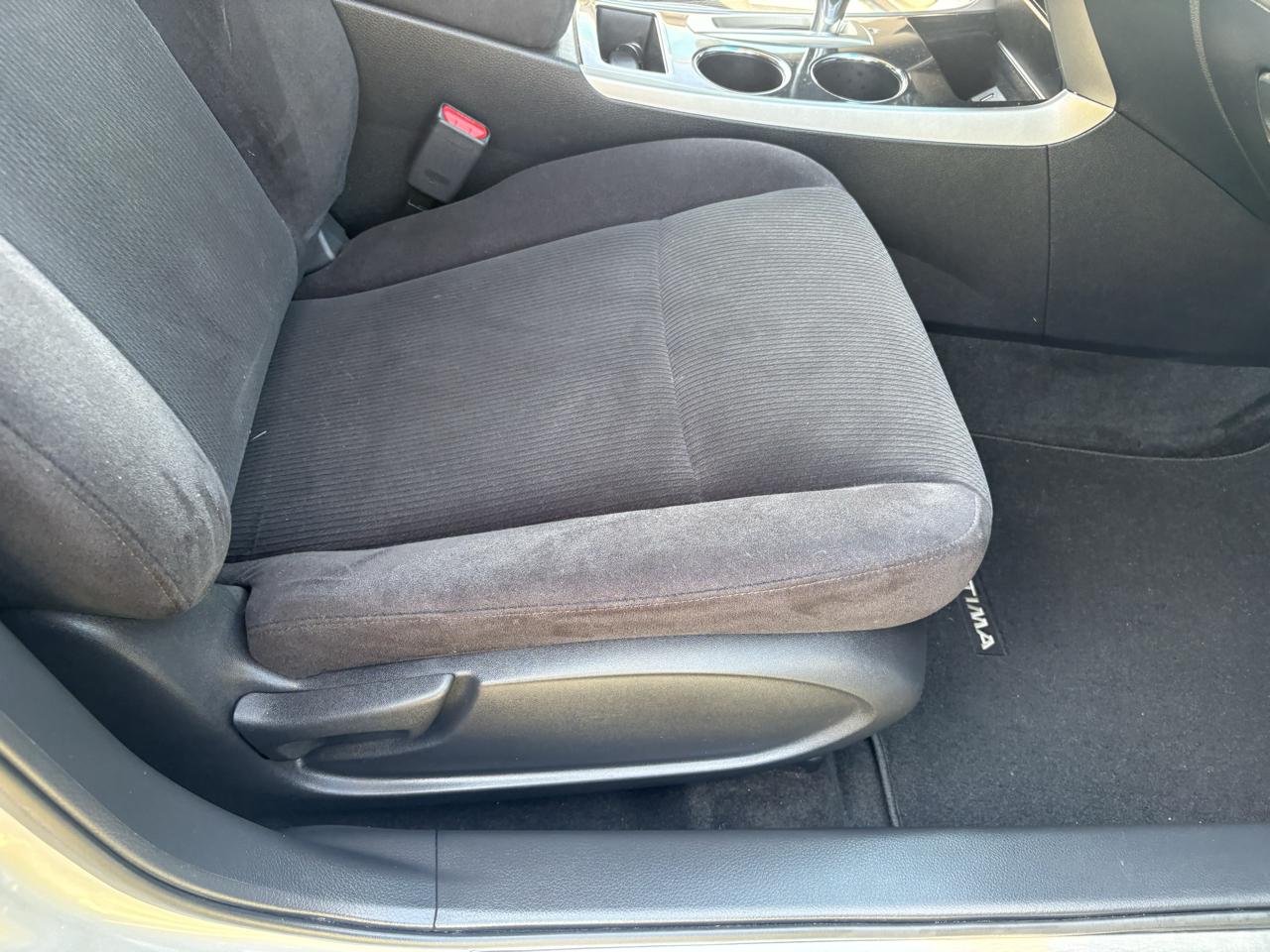 Nissan Altima 4dr Sdn I4 2.5 SV 2013