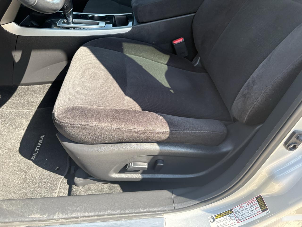 Nissan Altima 4dr Sdn I4 2.5 SV 2013