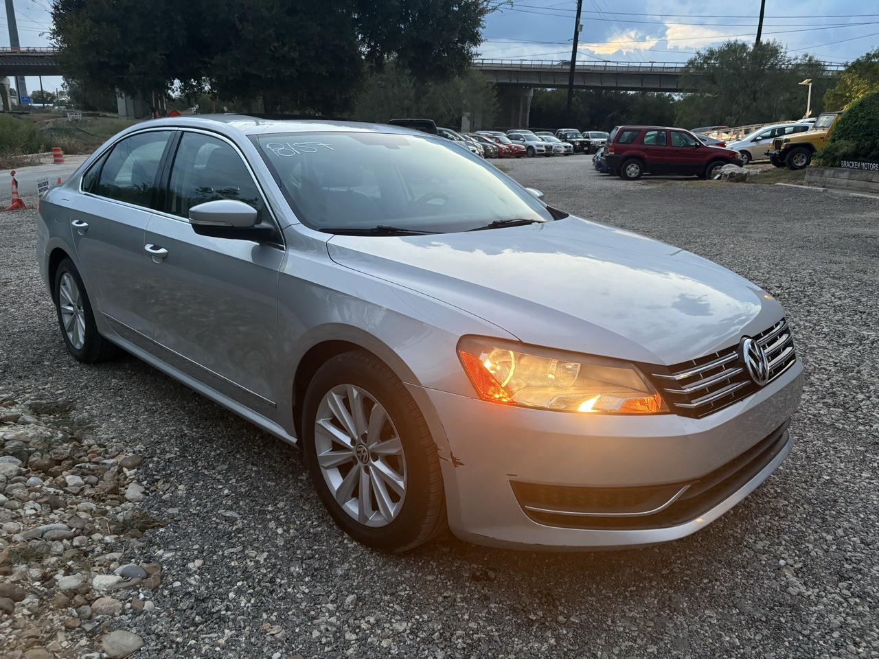 Volkswagen Passat 4dr Sdn 2.5L Auto SEL 2013