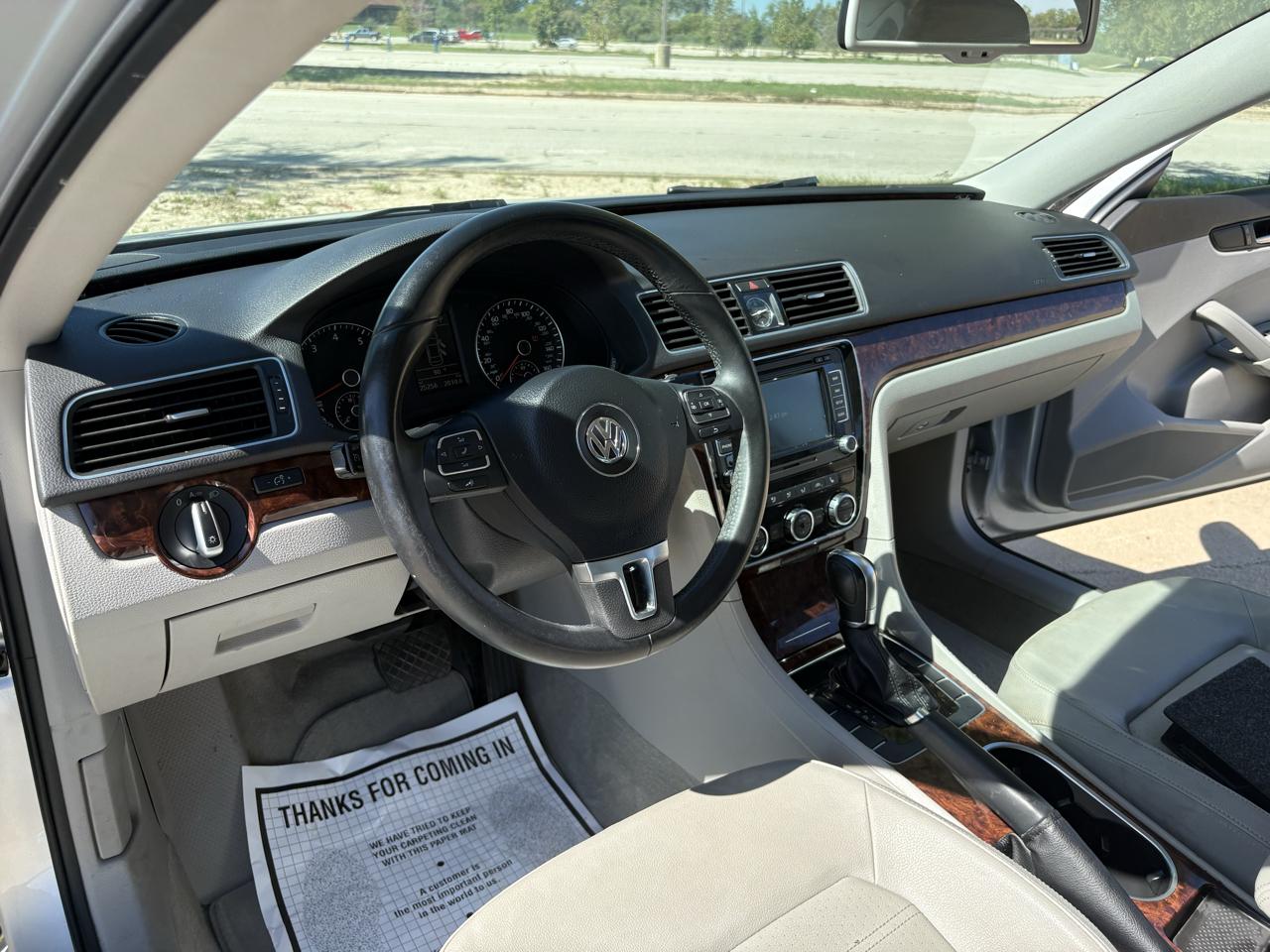 Volkswagen Passat 4dr Sdn 2.5L Auto SEL 2013