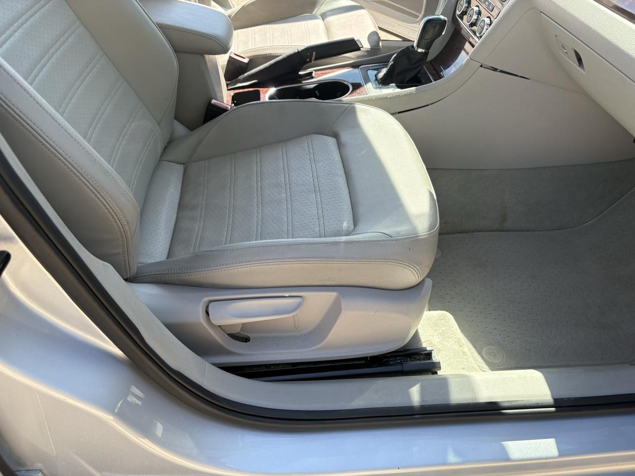 Volkswagen Passat 4dr Sdn 2.5L Auto SEL 2013