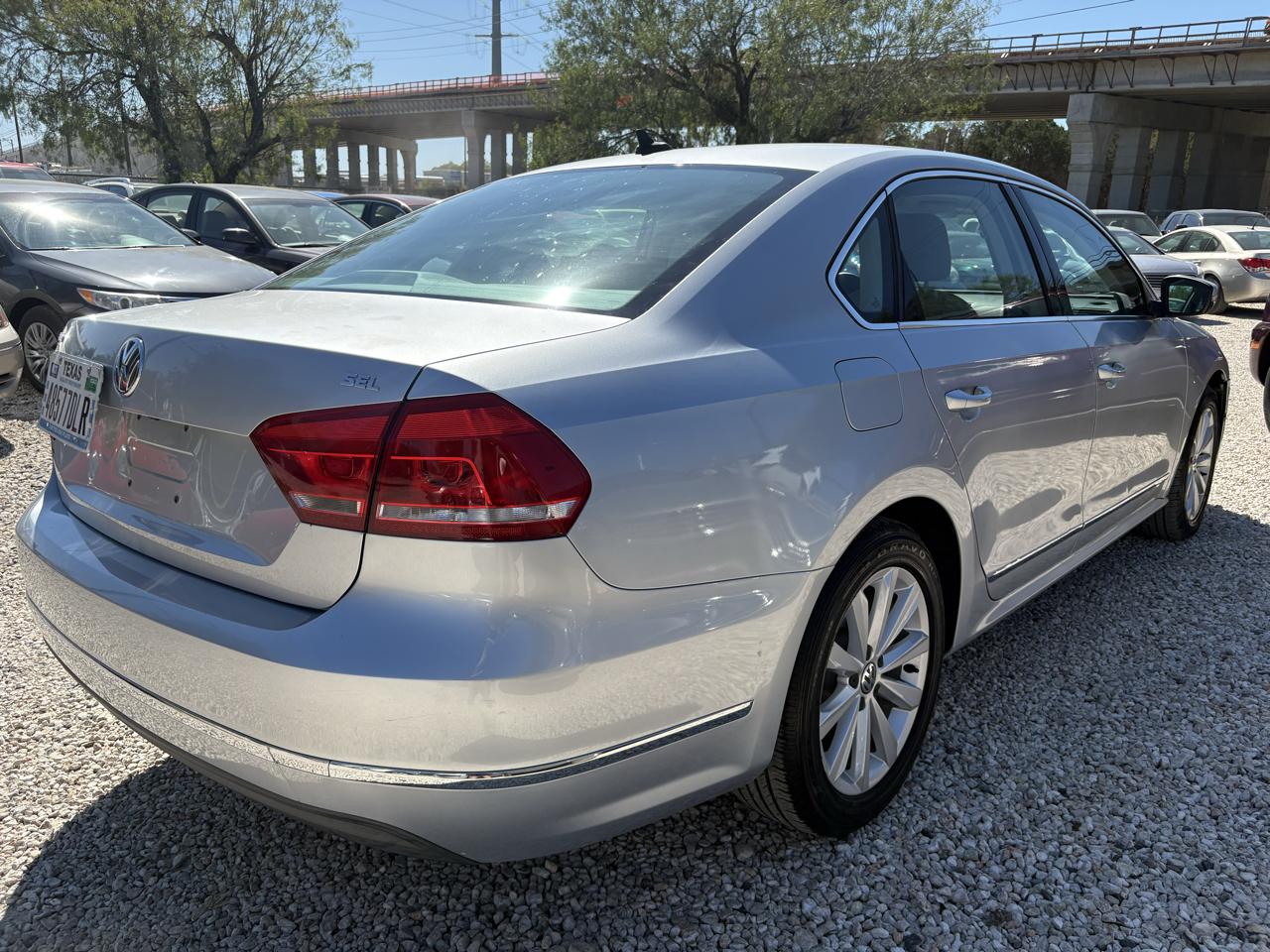 Volkswagen Passat 4dr Sdn 2.5L Auto SEL 2013