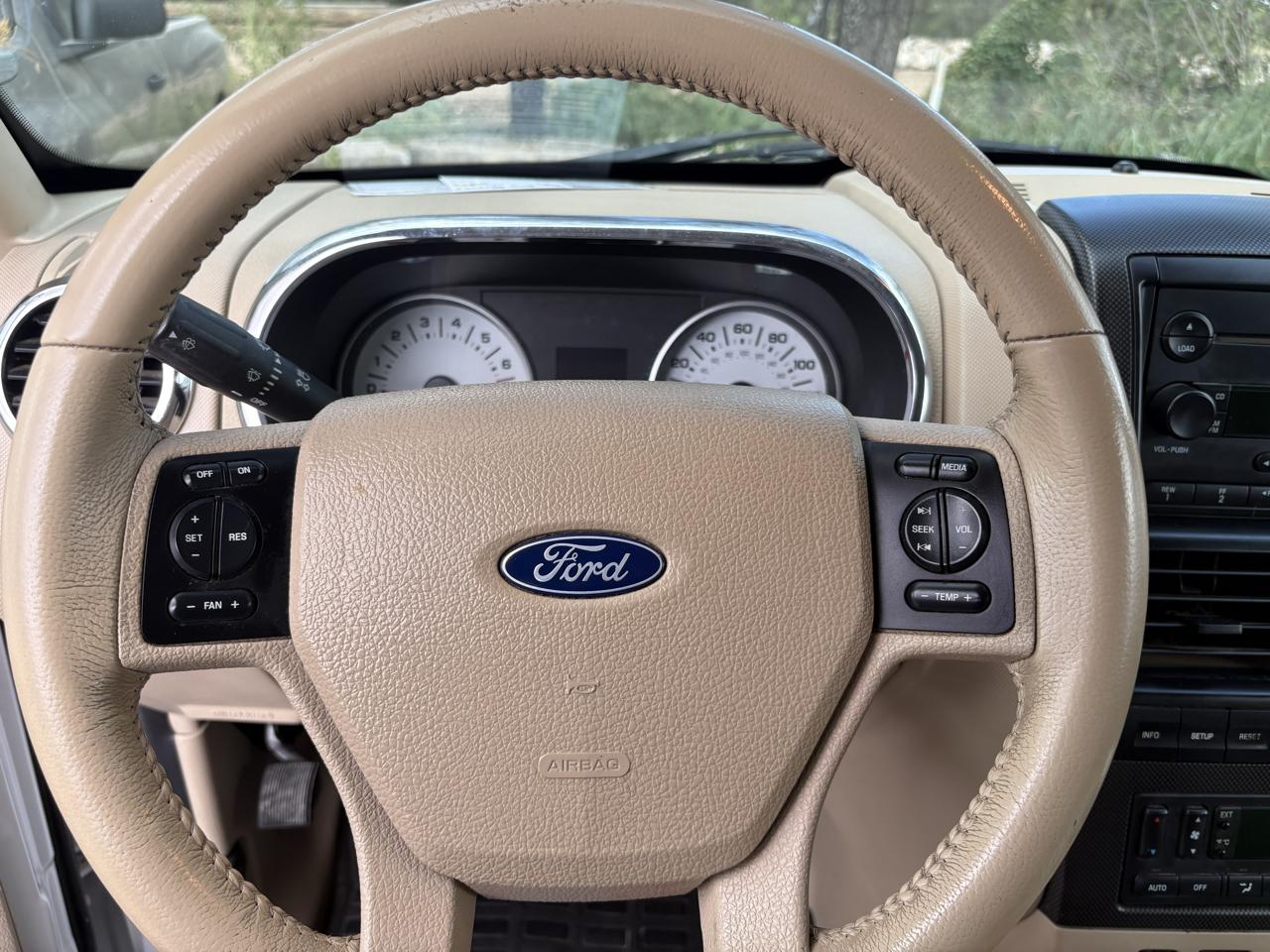Ford Explorer Sport Trac 2WD 4dr V8 Limited 2007