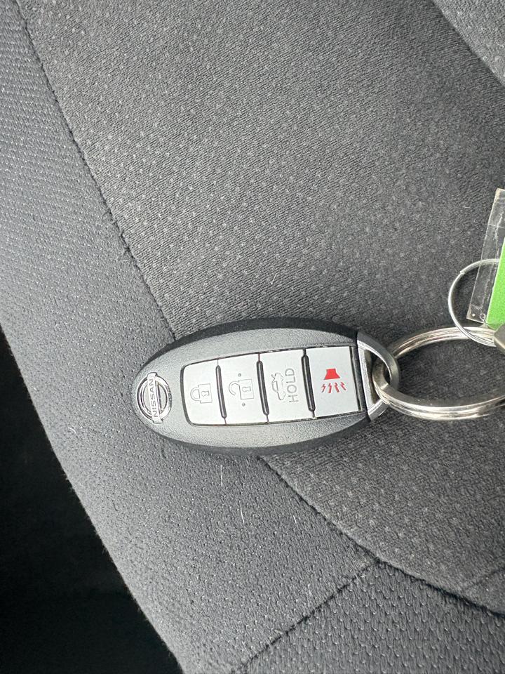 Nissan Rogue  2010