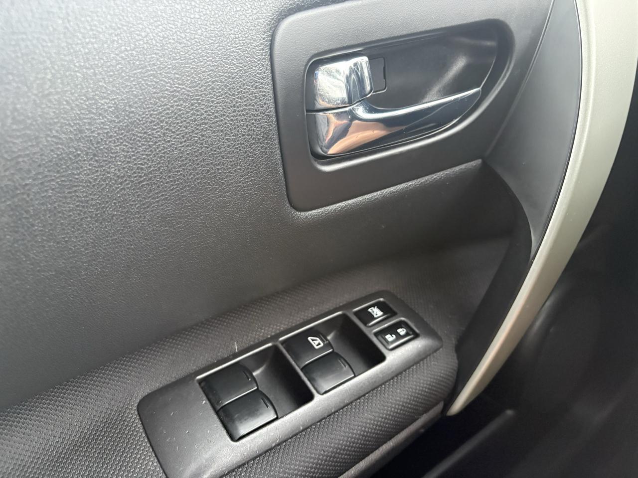 Nissan Rogue  2010