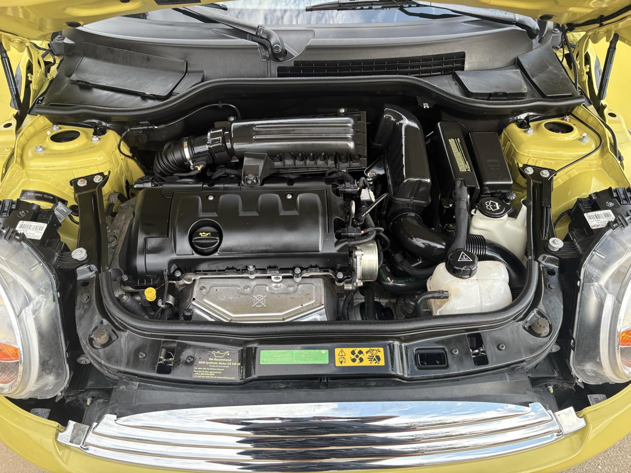 MINI Cooper Convertible 2dr 2009