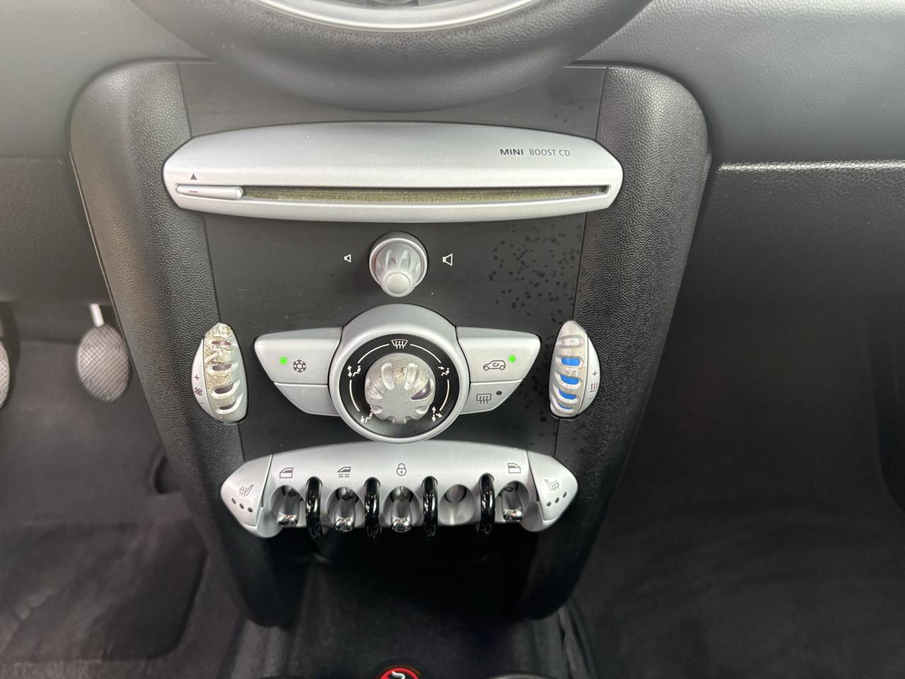 MINI Cooper Convertible 2dr 2009
