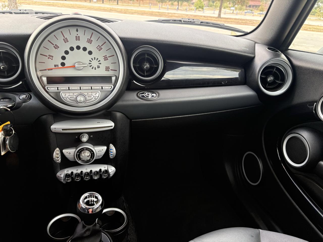 MINI Cooper Convertible 2dr 2009