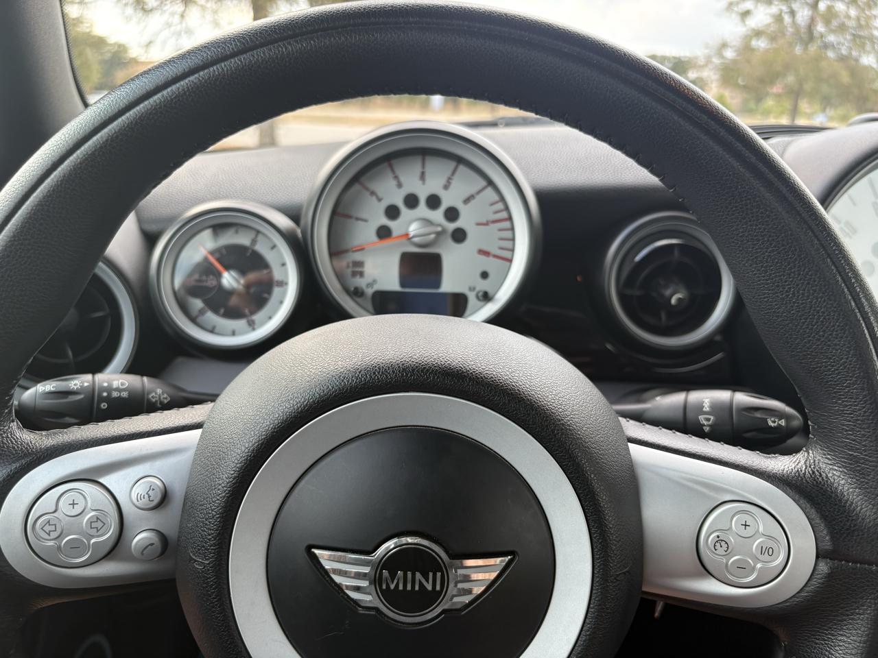 MINI Cooper Convertible 2dr 2009