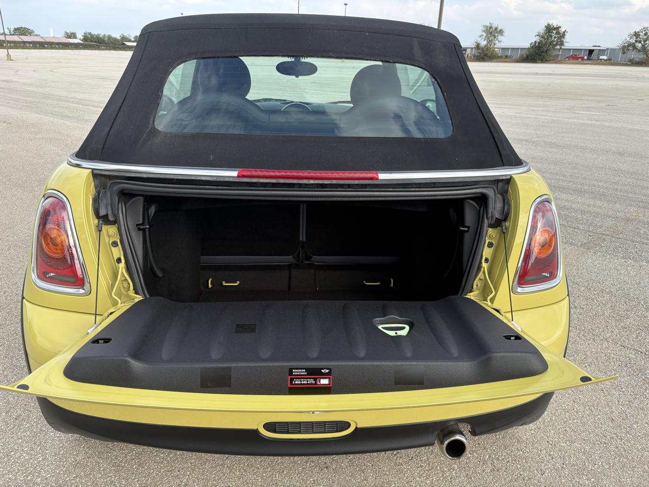 MINI Cooper Convertible 2dr 2009
