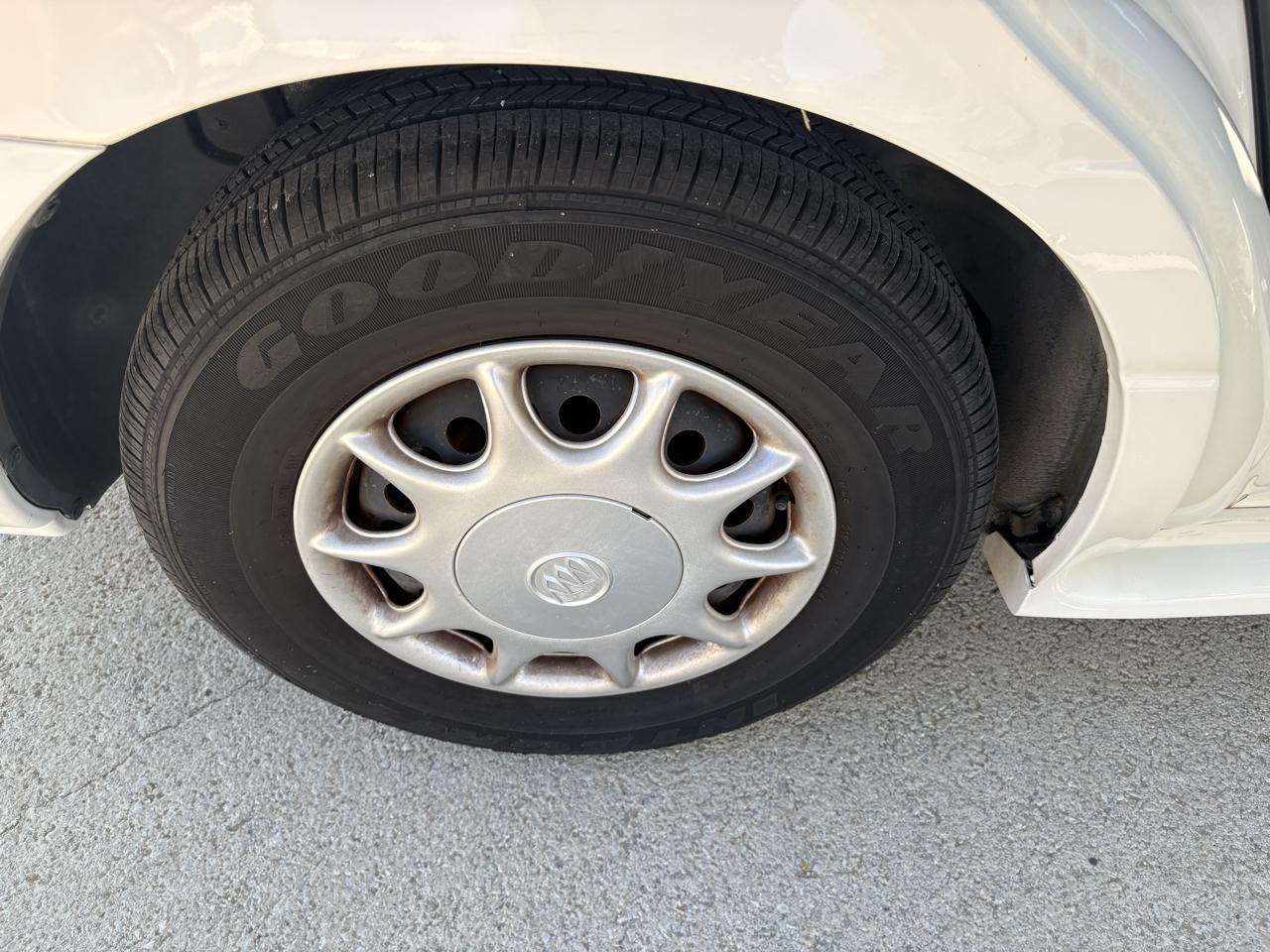 Buick LeSabre 4dr Sdn Custom 2004
