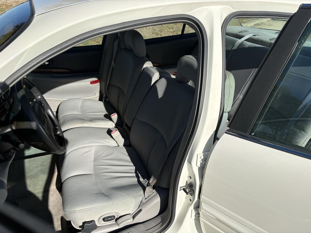 Buick LeSabre 4dr Sdn Custom 2004