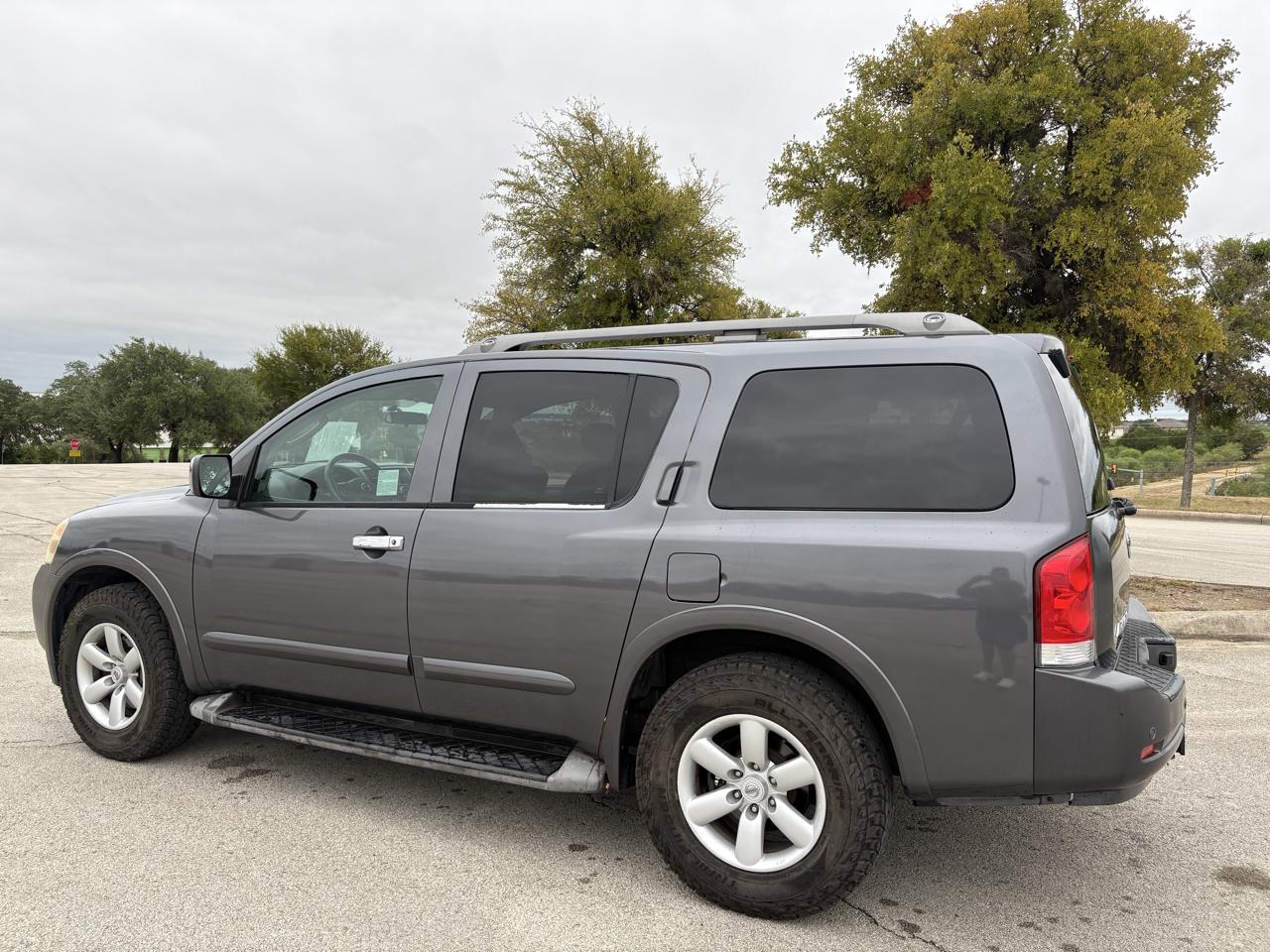 Nissan Armada 2WD 4dr SE 2010