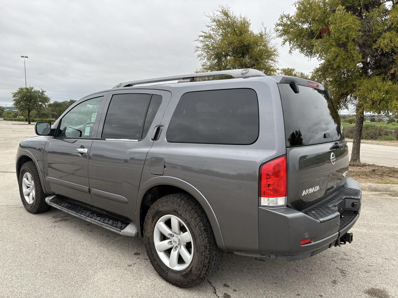 Nissan Armada 2WD 4dr SE 2010