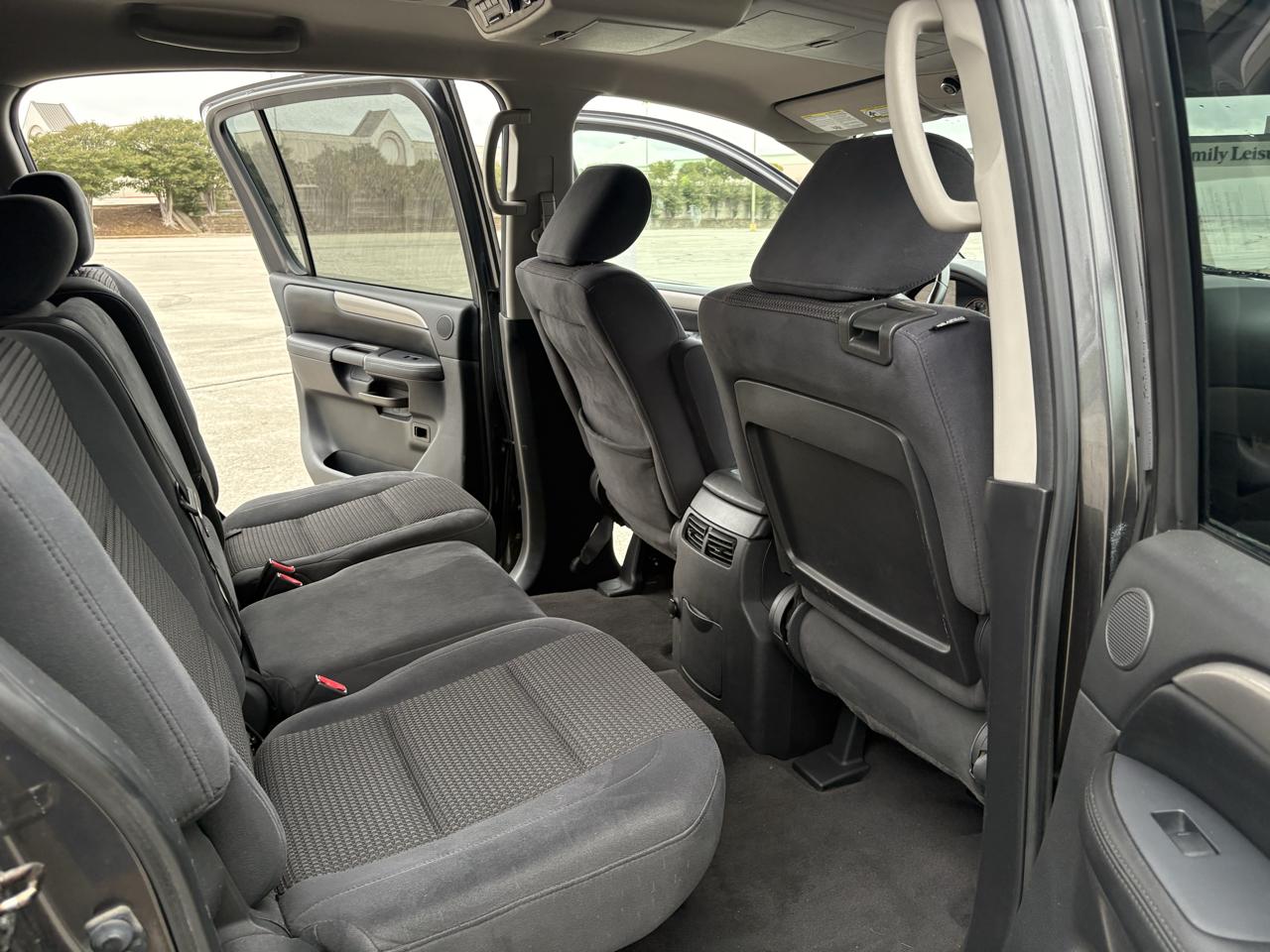 Nissan Armada 2WD 4dr SE 2010