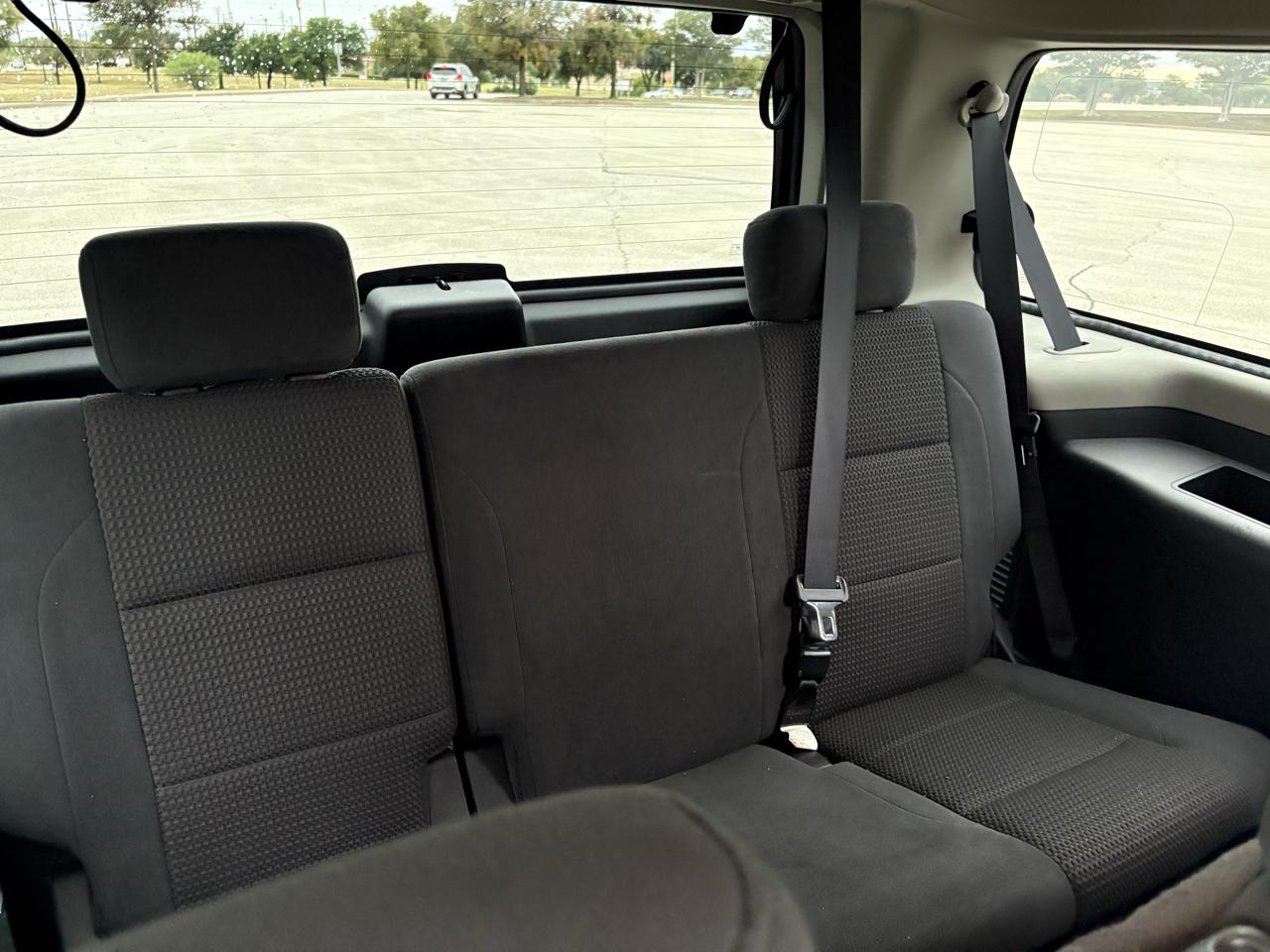 Nissan Armada 2WD 4dr SE 2010