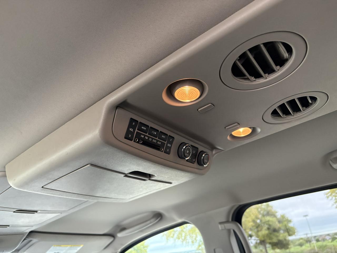 Nissan Armada 2WD 4dr SE 2010