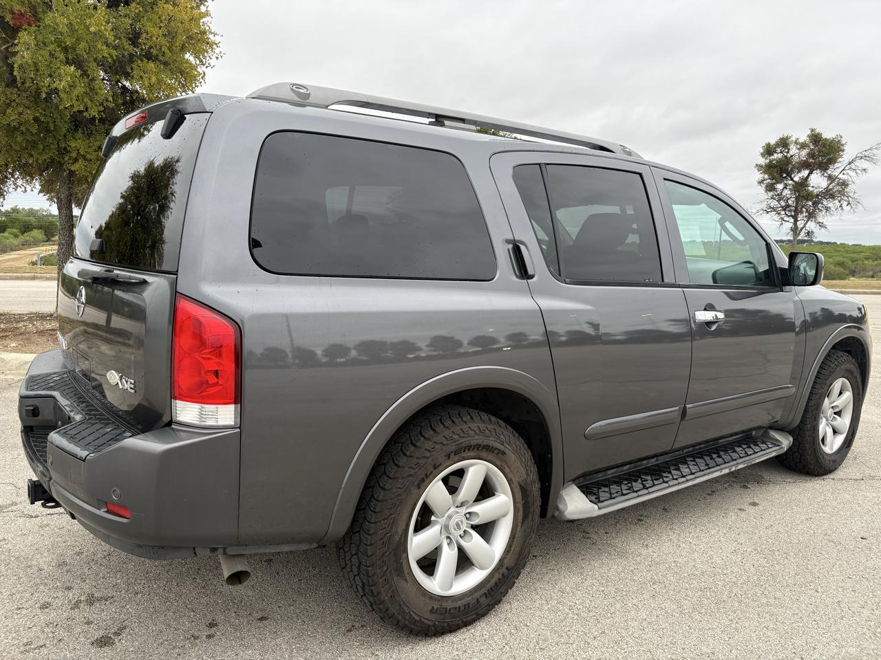 Nissan Armada 2WD 4dr SE 2010