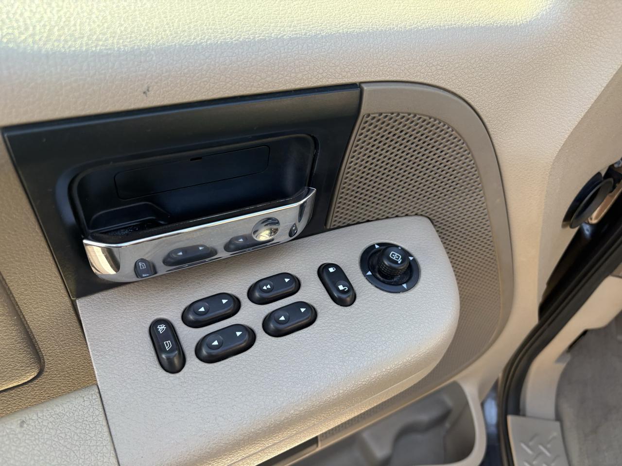 Ford F-150 SuperCrew 139" XLT 2006