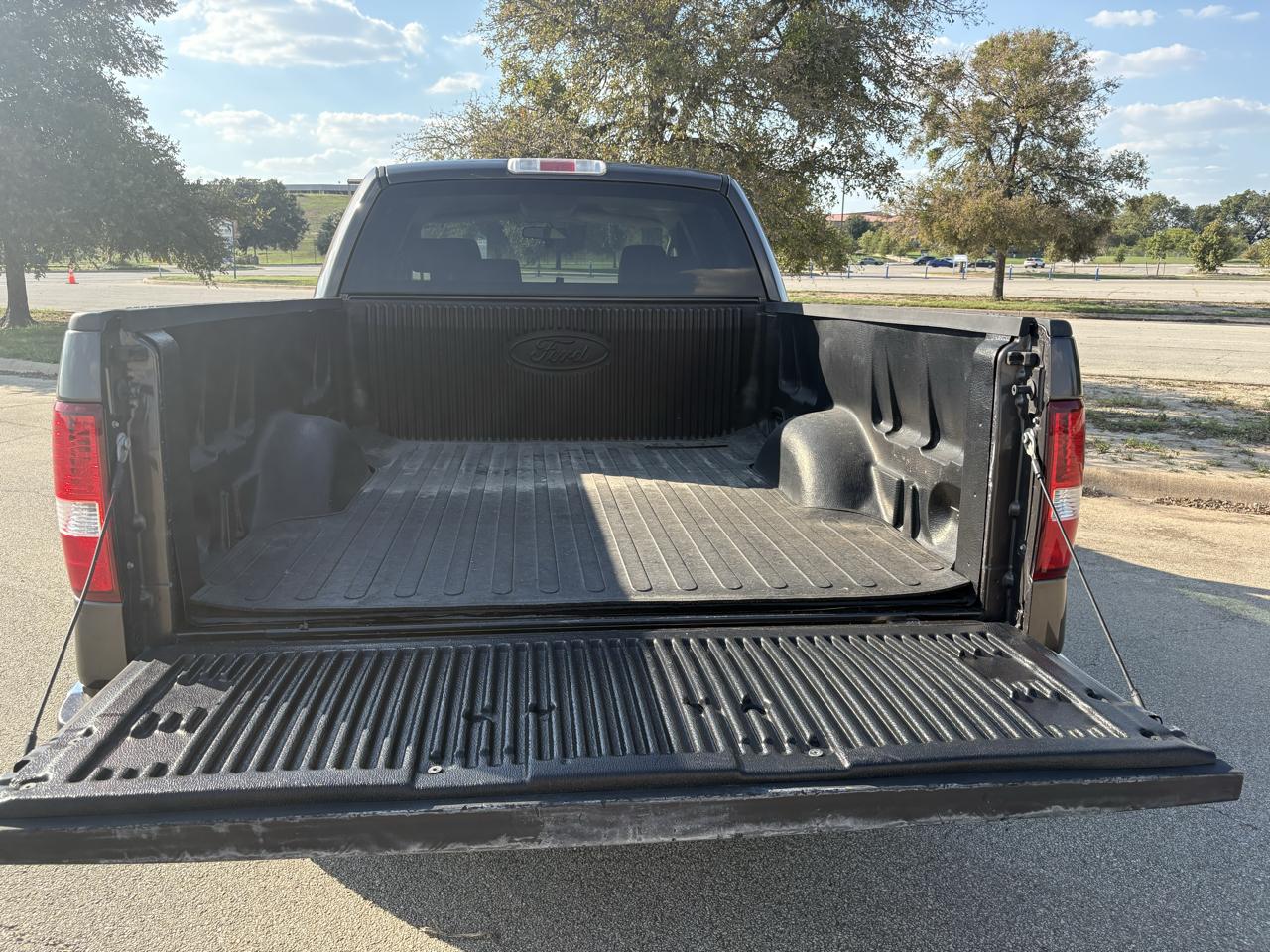 Ford F-150 SuperCrew 139" XLT 2006