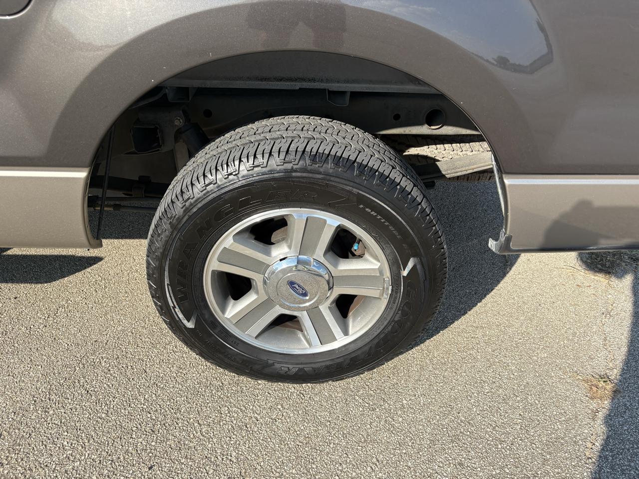 Ford F-150 SuperCrew 139" XLT 2006