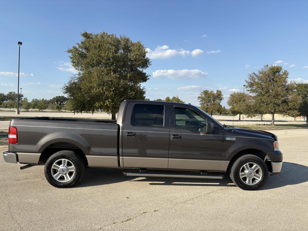Ford F-150 SuperCrew 139" XLT 2006