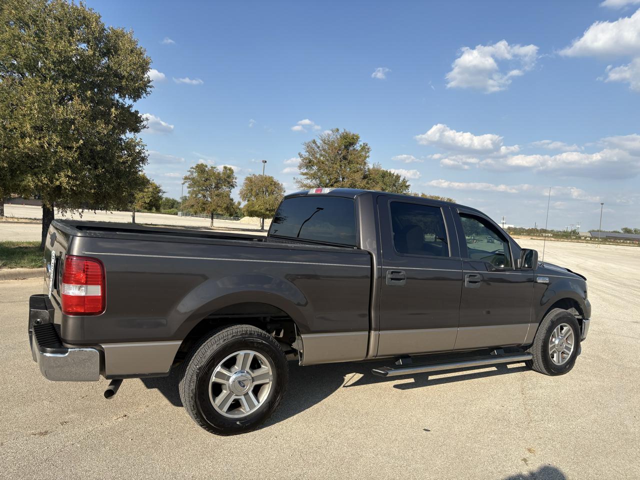 Ford F-150 SuperCrew 139" XLT 2006