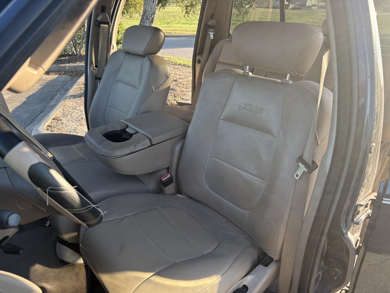 Ford F-150 SuperCrew 139" Lariat 2003
