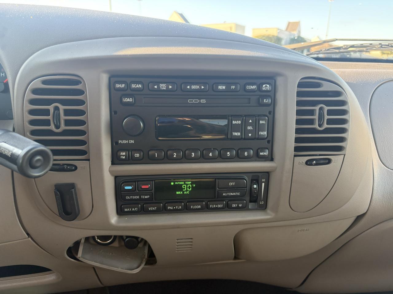 Ford F-150 SuperCrew 139" Lariat 2003