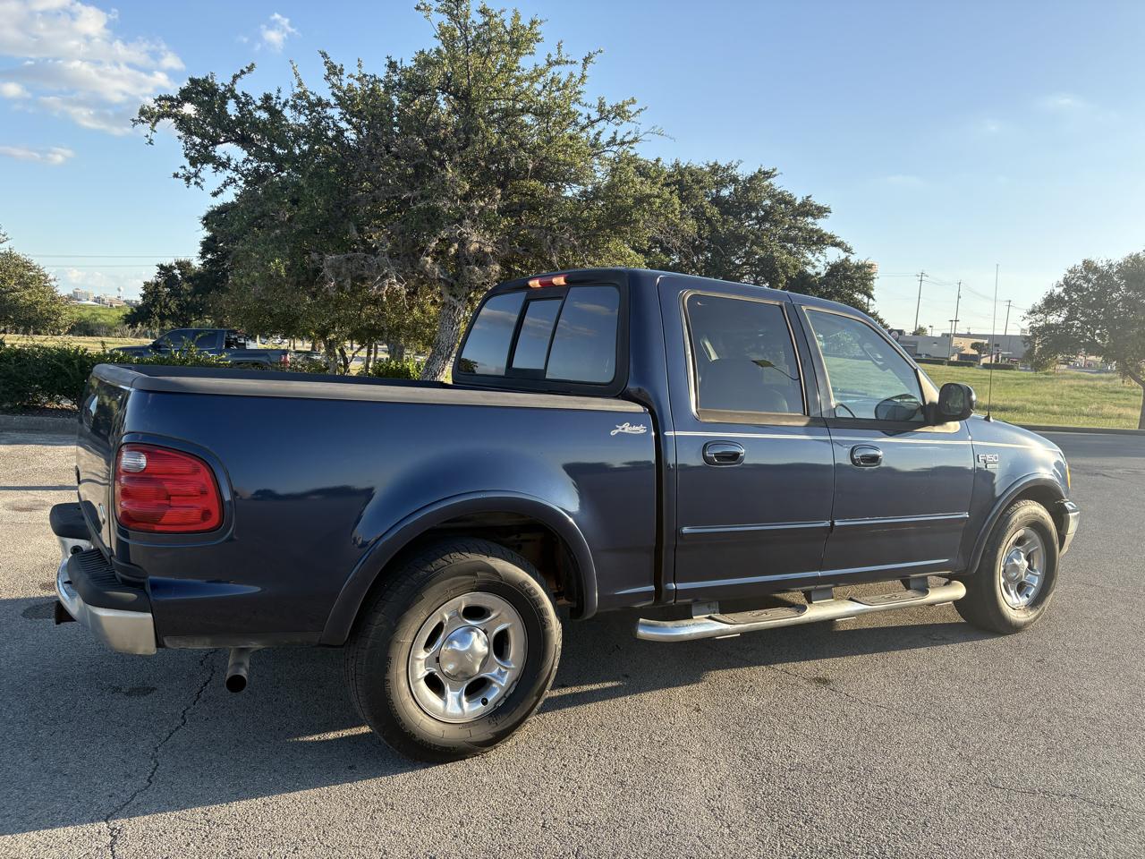 Ford F-150 SuperCrew 139" Lariat 2003