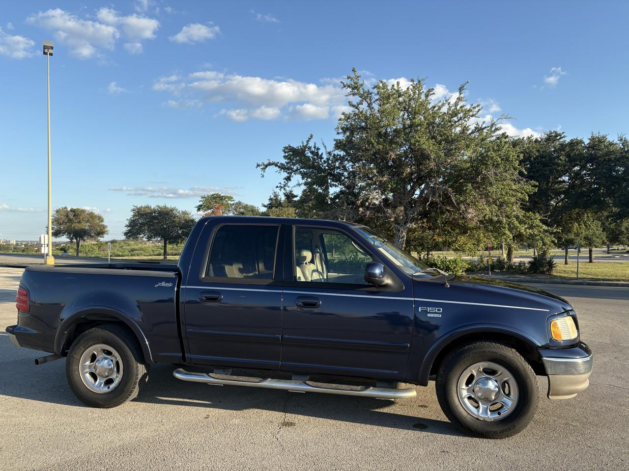 Ford F-150 SuperCrew 139" Lariat 2003