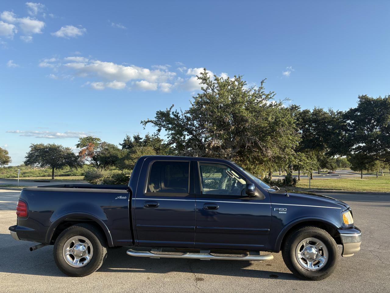 Ford F-150 SuperCrew 139" Lariat 2003