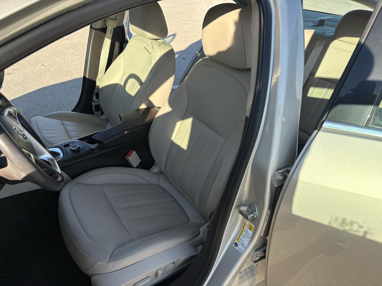 Buick Regal 4dr Sdn Premium 2 2013