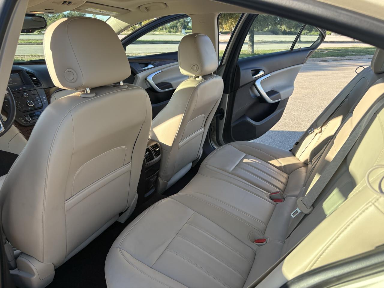 Buick Regal 4dr Sdn Premium 2 2013