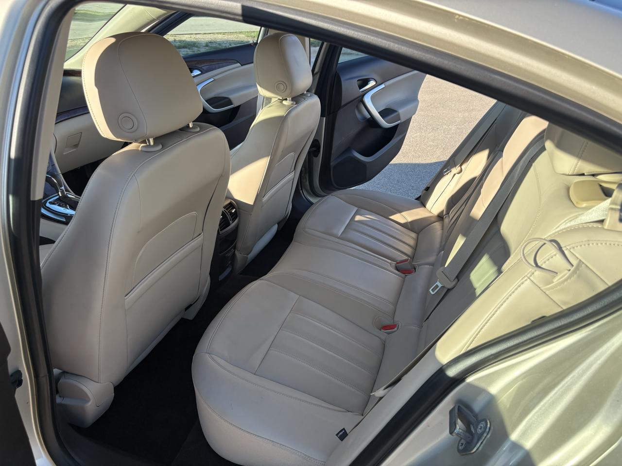 Buick Regal 4dr Sdn Premium 2 2013