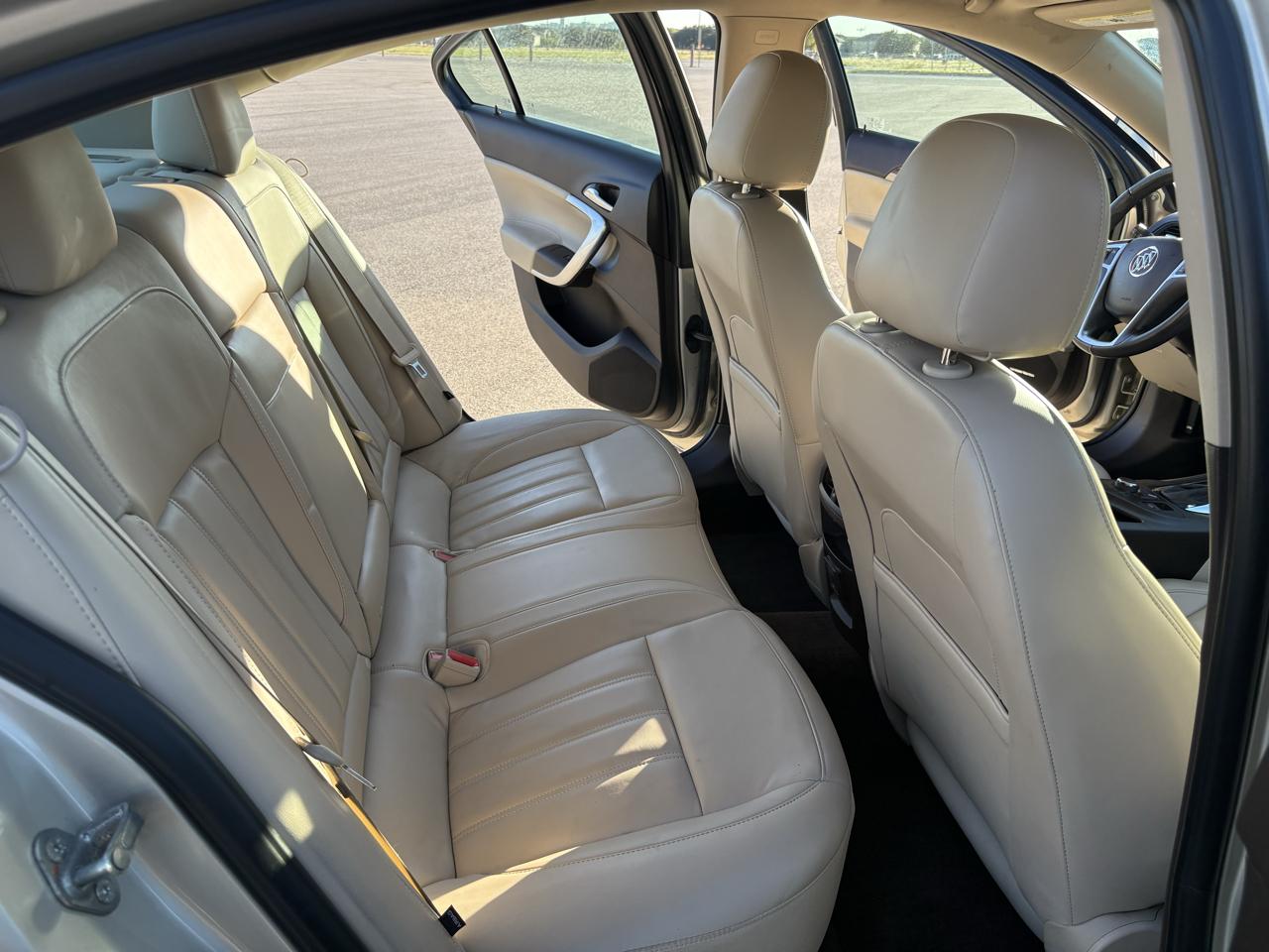 Buick Regal 4dr Sdn Premium 2 2013