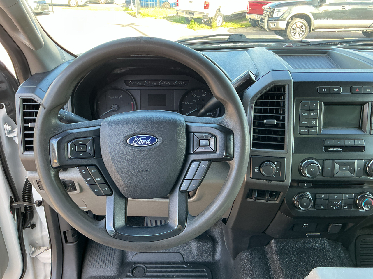 Ford Super Duty F-350 SRW XL 4WD SuperCab 8' Box 2018