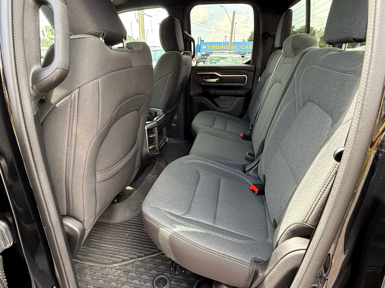 RAM 1500 Big Horn Quad Cab 4WD 2023