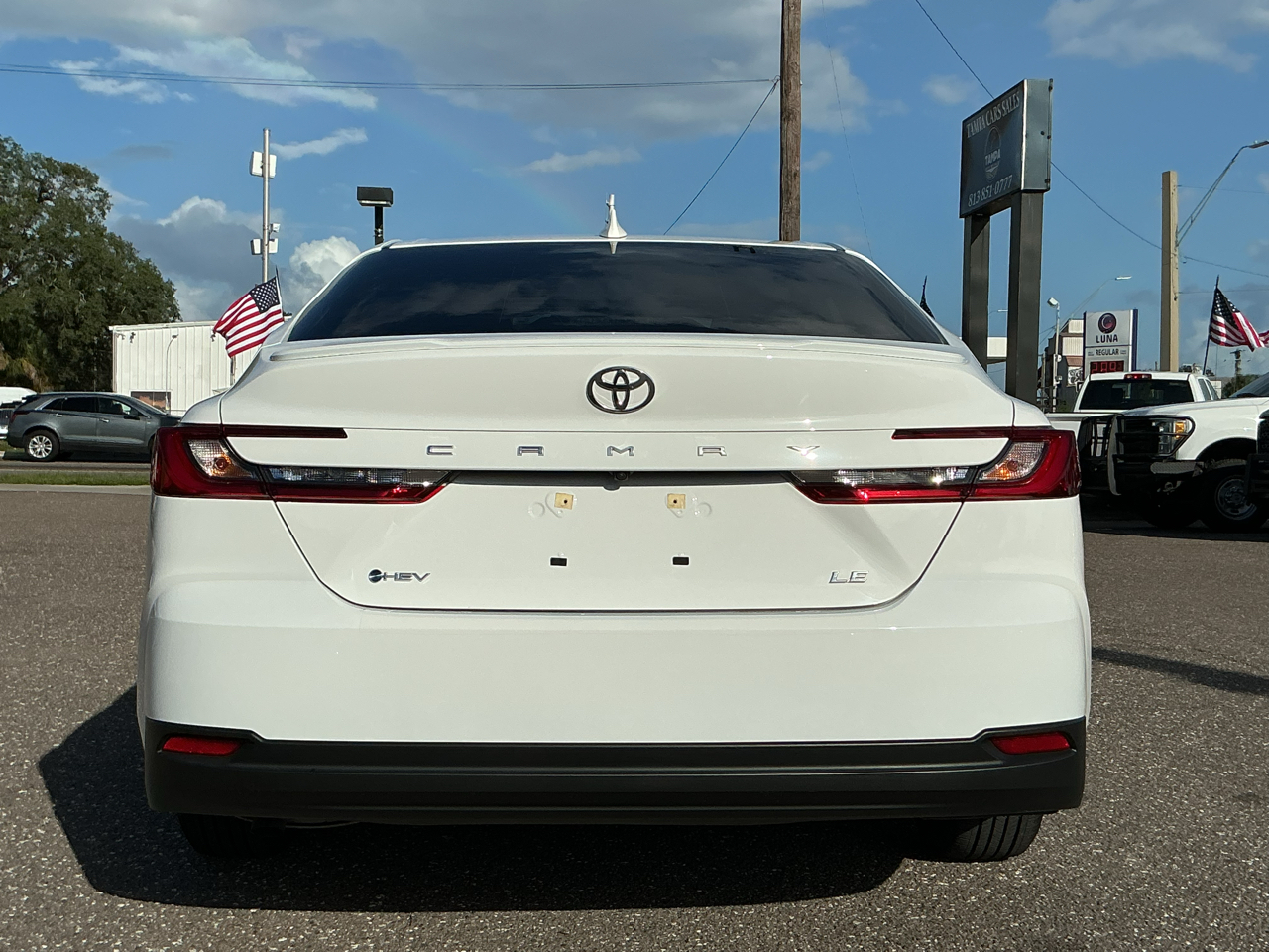 2025 Toyota Camry Hybrid LE photo 6