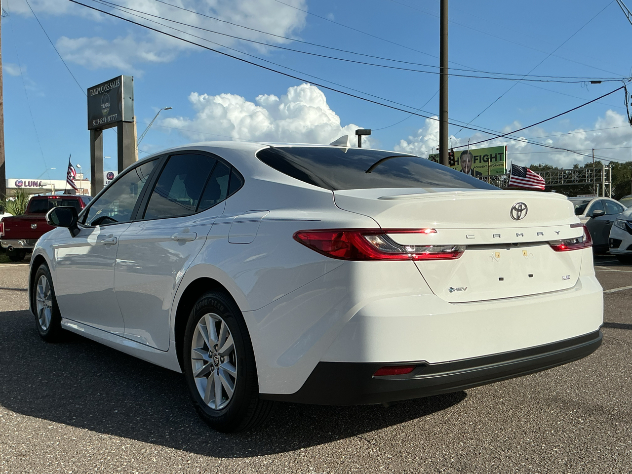 2025 Toyota Camry Hybrid LE photo 7