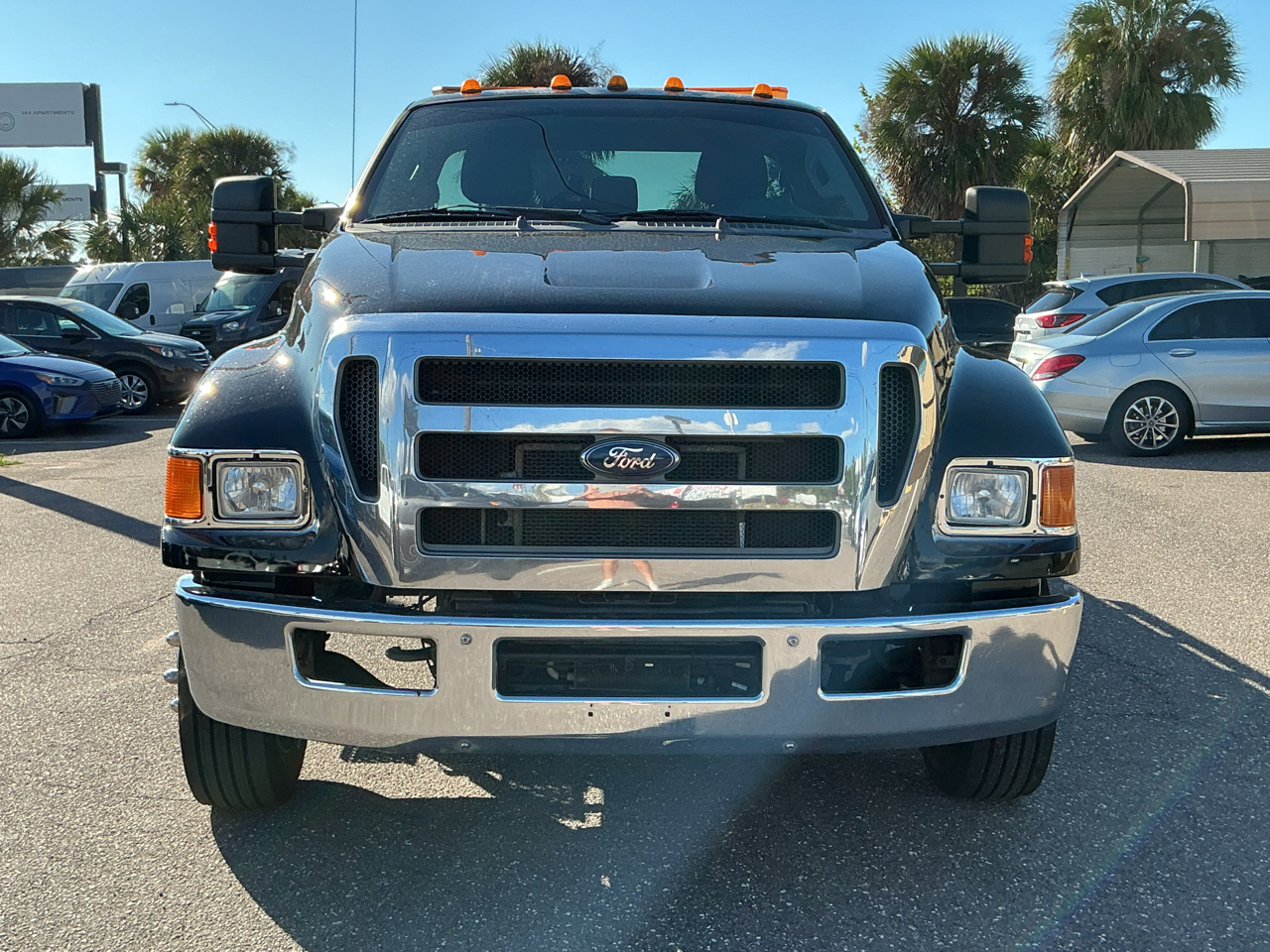 2015 Ford F-650 Regular Cab photo 2
